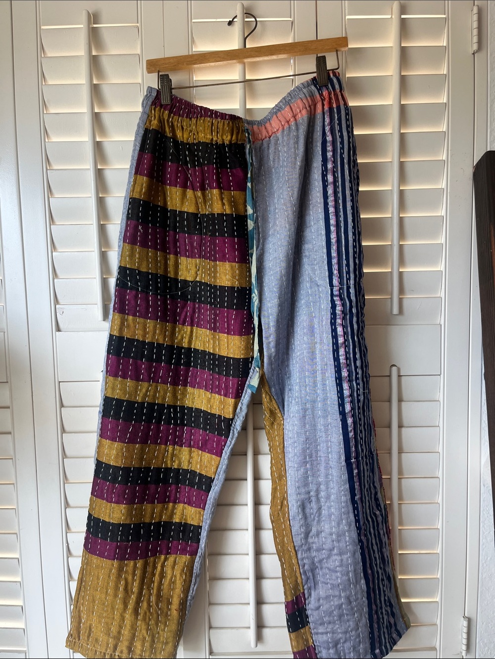 ✨ She’s 1Oak One-of-a-Kind Vintage Kantha Patchwork Wide-Leg Pants ✨ - Picture 3 of 12